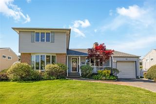 18 Tacoma Lane, Syosset, NY 11791
