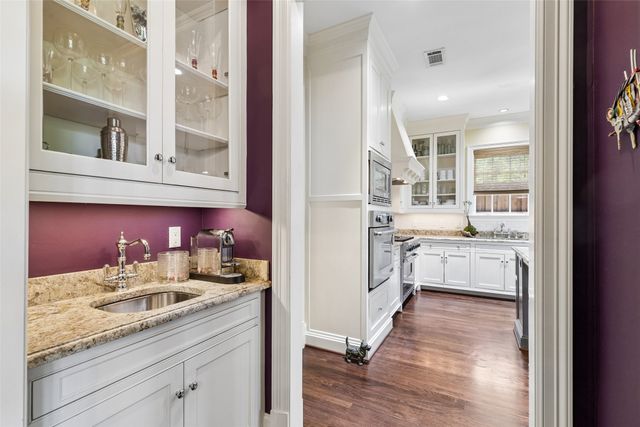 6403 Westlake Avenue, Dallas, TX 75214