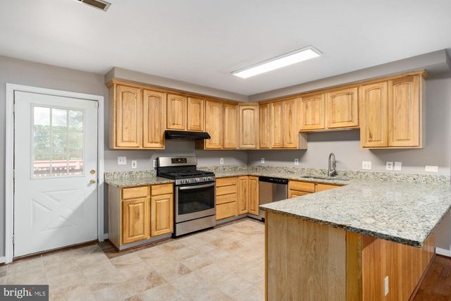74 WOOD COVE CT, Mineral, VA 23117