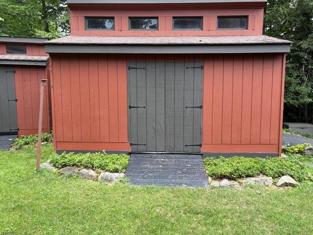 5 Agnes Ln, Holland Twp., NJ 08848