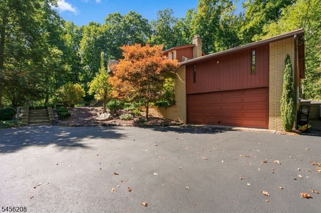 5 Agnes Ln, Holland Twp., NJ 08848