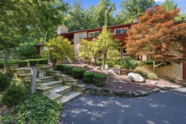 5 Agnes Ln, Holland Twp., NJ 08848