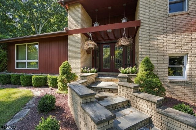 5 Agnes Ln, Holland Twp., NJ 08848