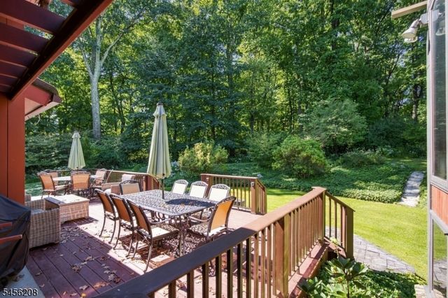 5 Agnes Ln, Holland Twp., NJ 08848