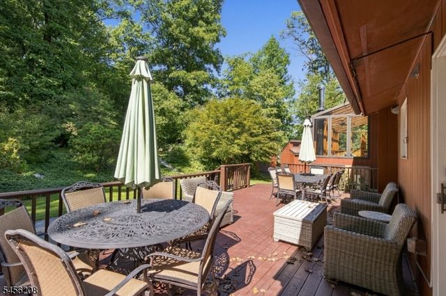 5 Agnes Ln, Holland Twp., NJ 08848