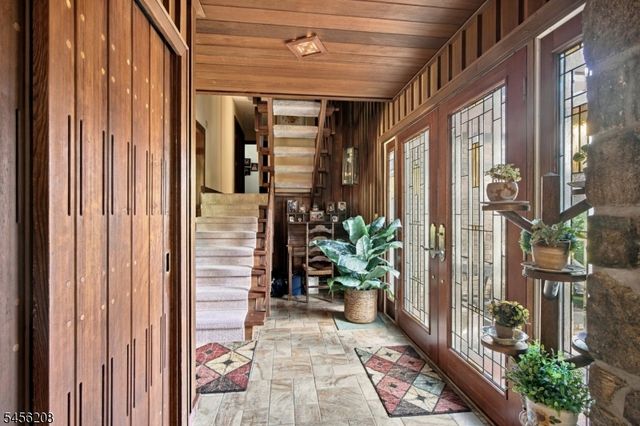 5 Agnes Ln, Holland Twp., NJ 08848