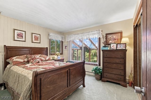 5 Agnes Ln, Holland Twp., NJ 08848
