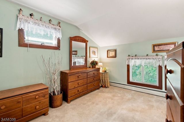 5 Agnes Ln, Holland Twp., NJ 08848