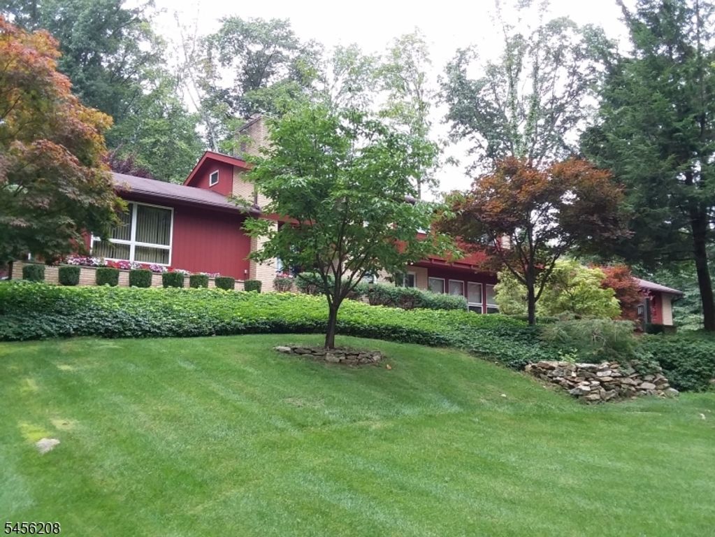5 Agnes Ln, Holland Twp., NJ 08848