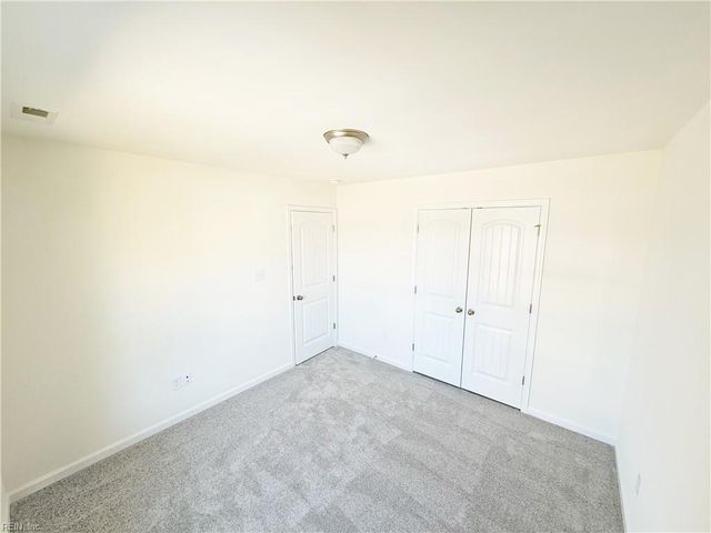 1545 Waltham LN, Newport News, VA 23608