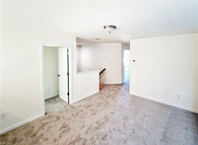 1545 Waltham LN, Newport News, VA 23608