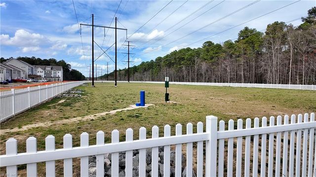 1545 Waltham LN, Newport News, VA 23608