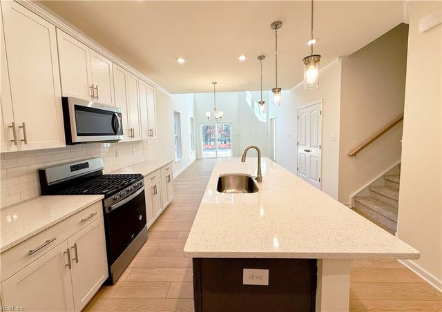 1545 Waltham LN, Newport News, VA 23608