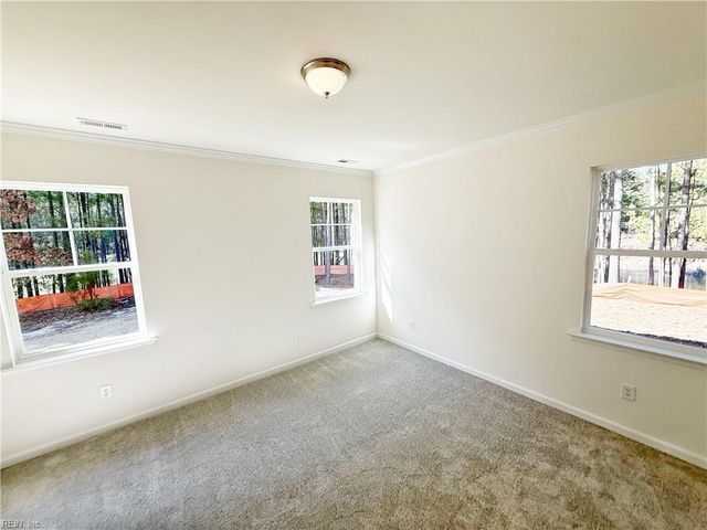 1545 Waltham LN, Newport News, VA 23608