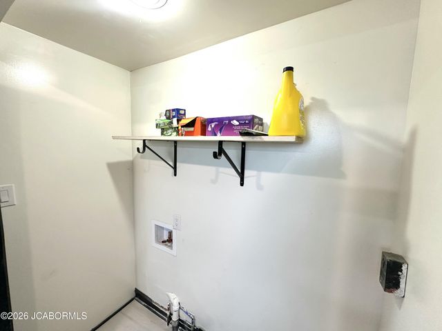 520 MERRY DALE DRIVE, Tipton, MO 65081