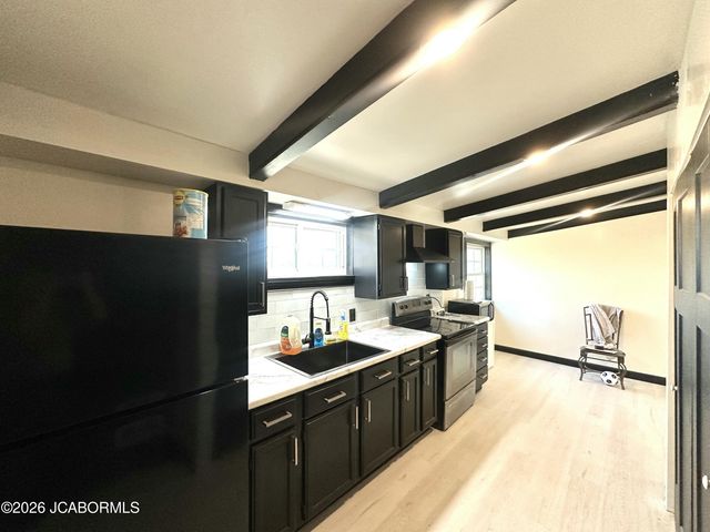 520 MERRY DALE DRIVE, Tipton, MO 65081