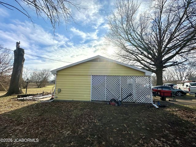 520 MERRY DALE DRIVE, Tipton, MO 65081