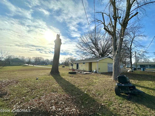 520 MERRY DALE DRIVE, Tipton, MO 65081