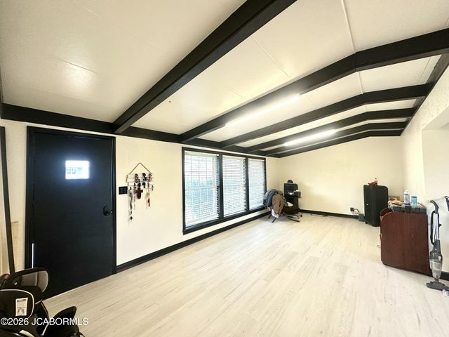 520 MERRY DALE DRIVE, Tipton, MO 65081