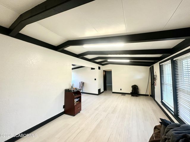 520 MERRY DALE DRIVE, Tipton, MO 65081