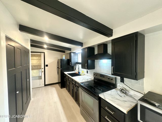 520 MERRY DALE DRIVE, Tipton, MO 65081