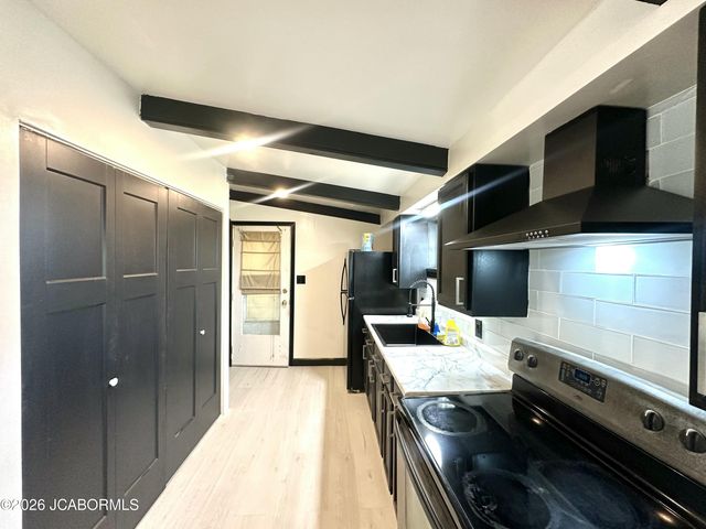 520 MERRY DALE DRIVE, Tipton, MO 65081