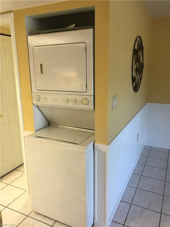 Image 10 of property listing at 1031 SE 9th ST # 4, Cape Coral, FL 33990
