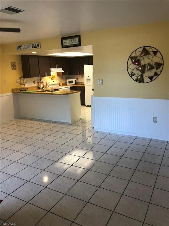 Image 3 of property listing at 1031 SE 9th ST # 4, Cape Coral, FL 33990