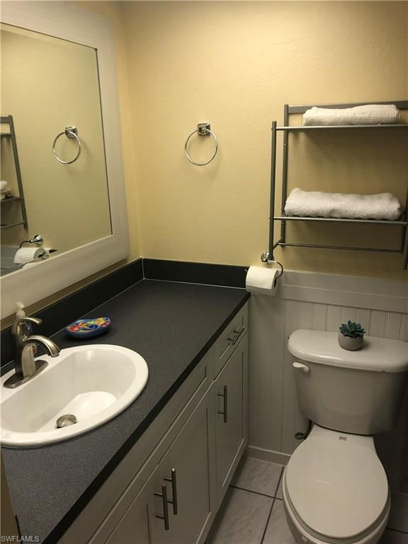 Image 5 of property listing at 1031 SE 9th ST # 4, Cape Coral, FL 33990