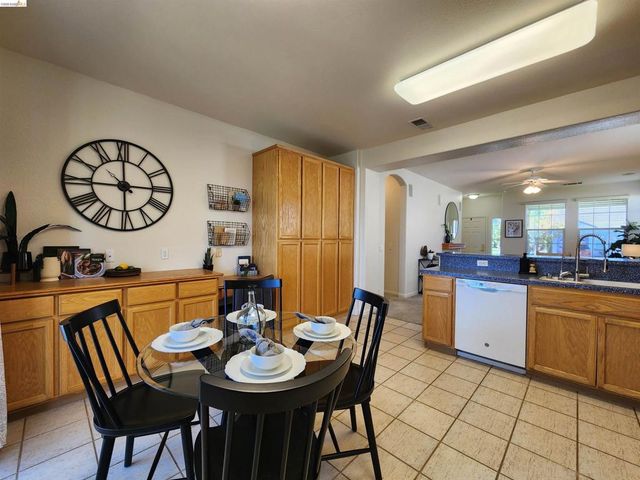 642 Baldwin Dr, Brentwood, CA 94513