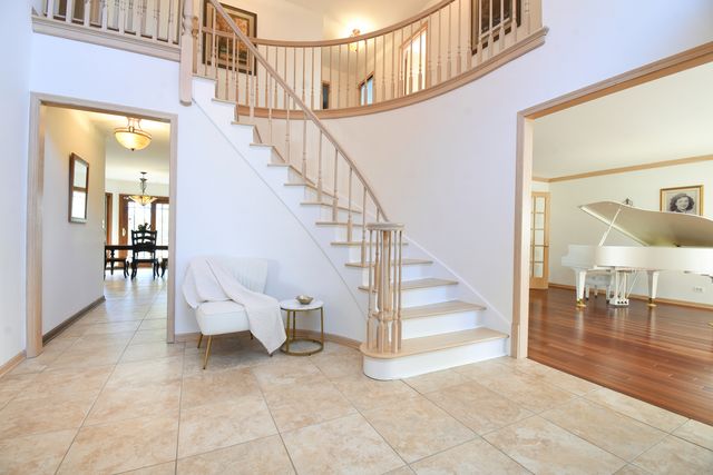 307 Anne Court, Prospect Heights, IL 60070