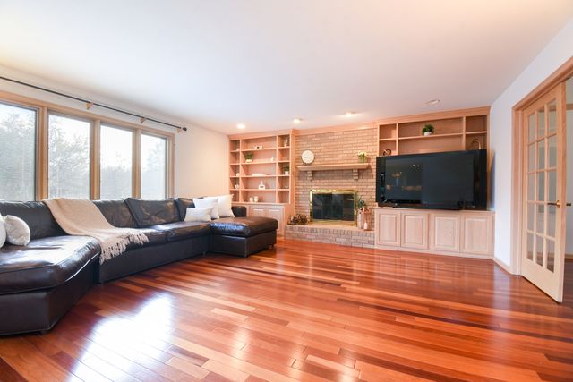 307 Anne Court, Prospect Heights, IL 60070