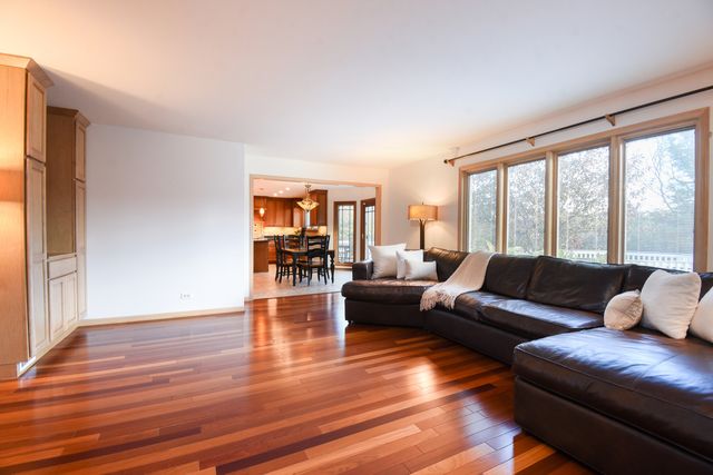 307 Anne Court, Prospect Heights, IL 60070