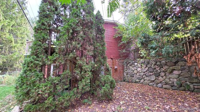 7901 Hillcrest, Clarkston, MI 48348