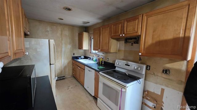 7901 Hillcrest, Clarkston, MI 48348