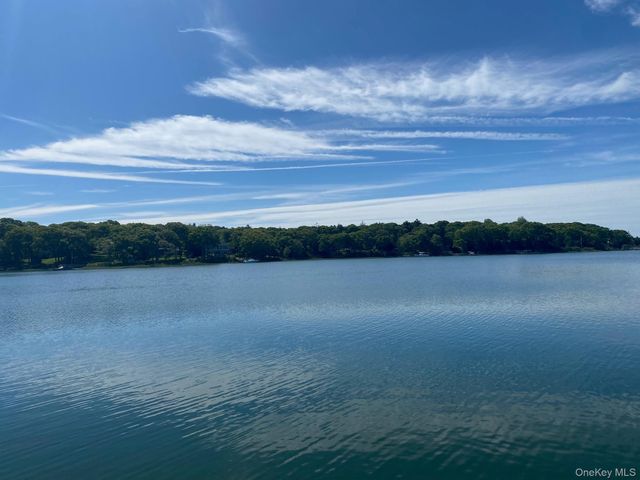 900 Mason Drive, Cutchogue, NY 11935
