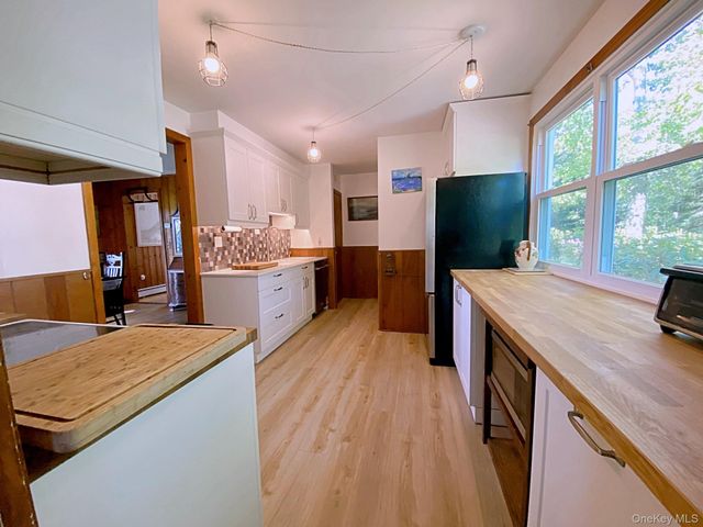 900 Mason Drive, Cutchogue, NY 11935