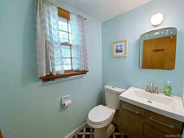 900 Mason Drive, Cutchogue, NY 11935