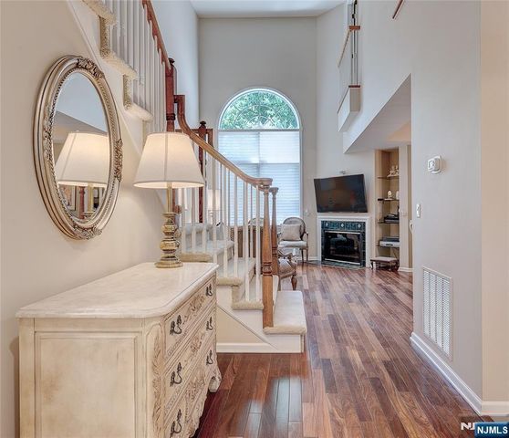 26 Depaolo Court, Roseland, NJ 07068