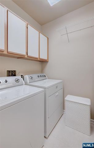 26 Depaolo Court, Roseland, NJ 07068