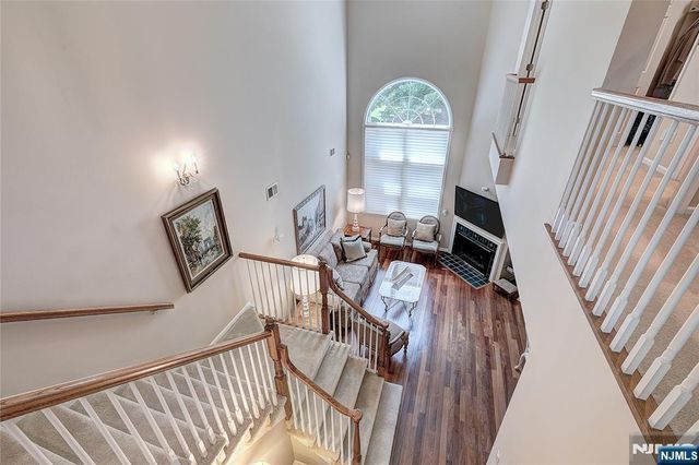 26 Depaolo Court, Roseland, NJ 07068