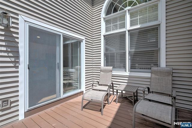 26 Depaolo Court, Roseland, NJ 07068