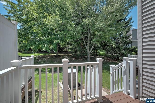 26 Depaolo Court, Roseland, NJ 07068