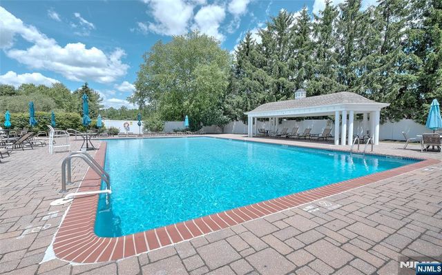 26 Depaolo Court, Roseland, NJ 07068
