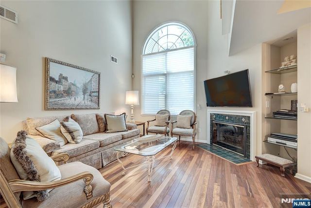 26 Depaolo Court, Roseland, NJ 07068