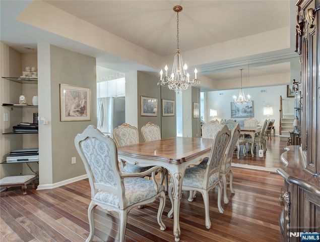 26 Depaolo Court, Roseland, NJ 07068