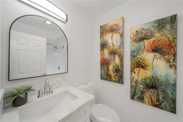 5057 Inaglen Way, Los Angeles, CA 90043