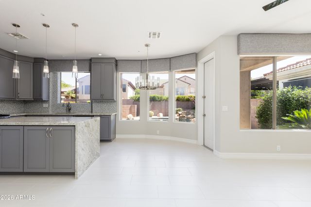 7647 E LOS GATOS Drive, Scottsdale, AZ 85255