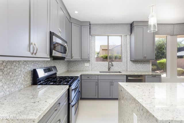7647 E LOS GATOS Drive, Scottsdale, AZ 85255