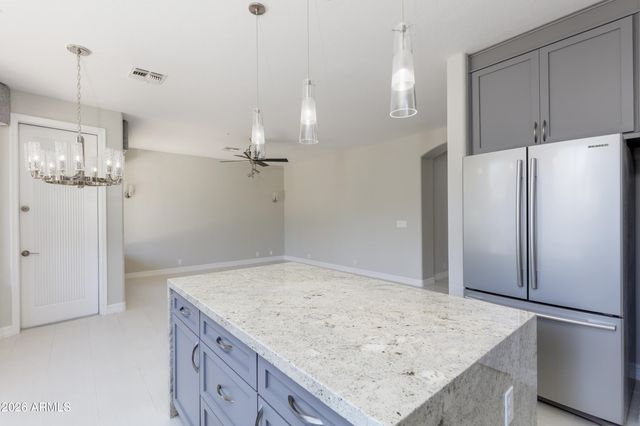 7647 E LOS GATOS Drive, Scottsdale, AZ 85255